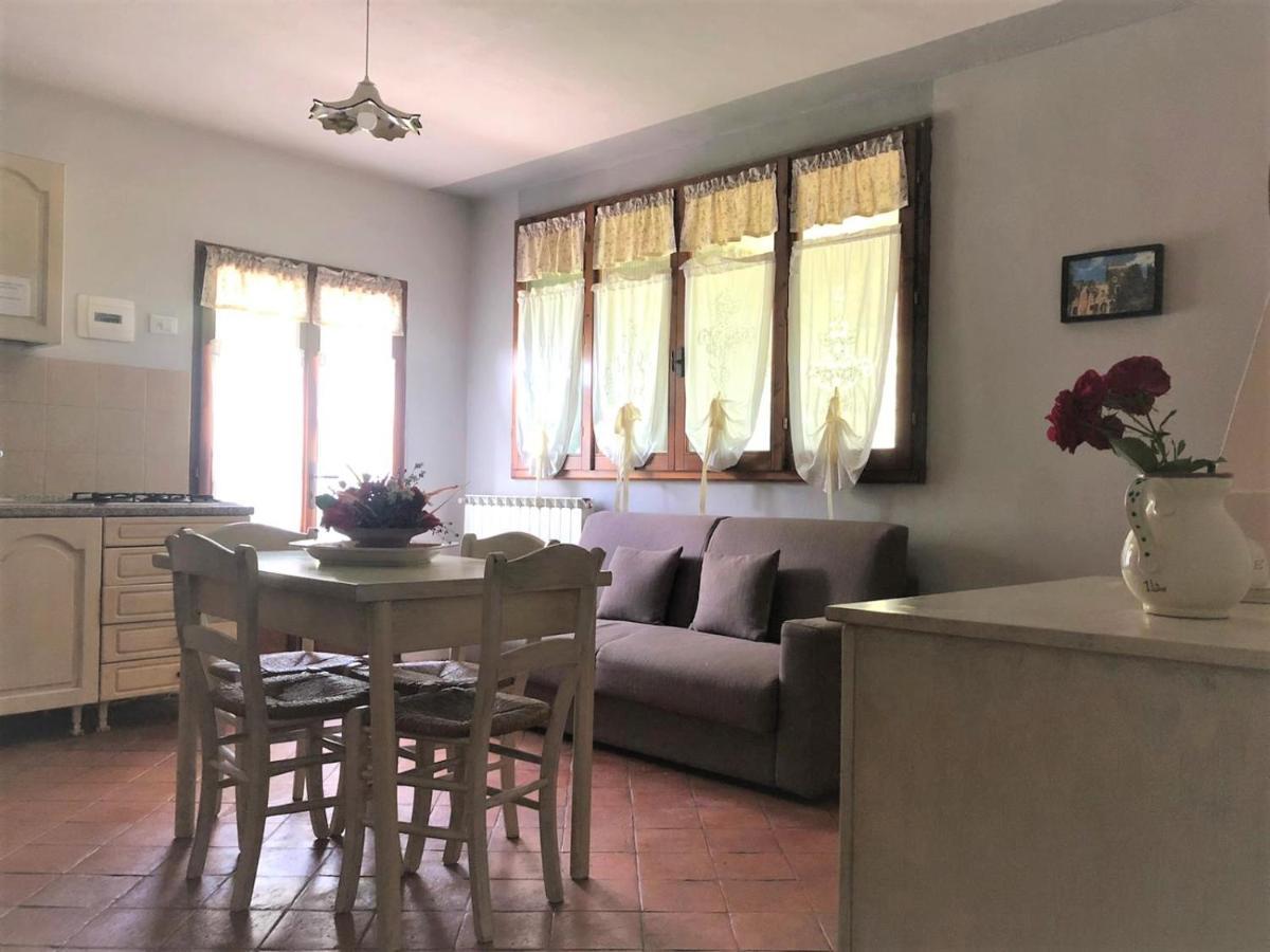 Borgo Romena Hotel Пратовекио Екстериор снимка
