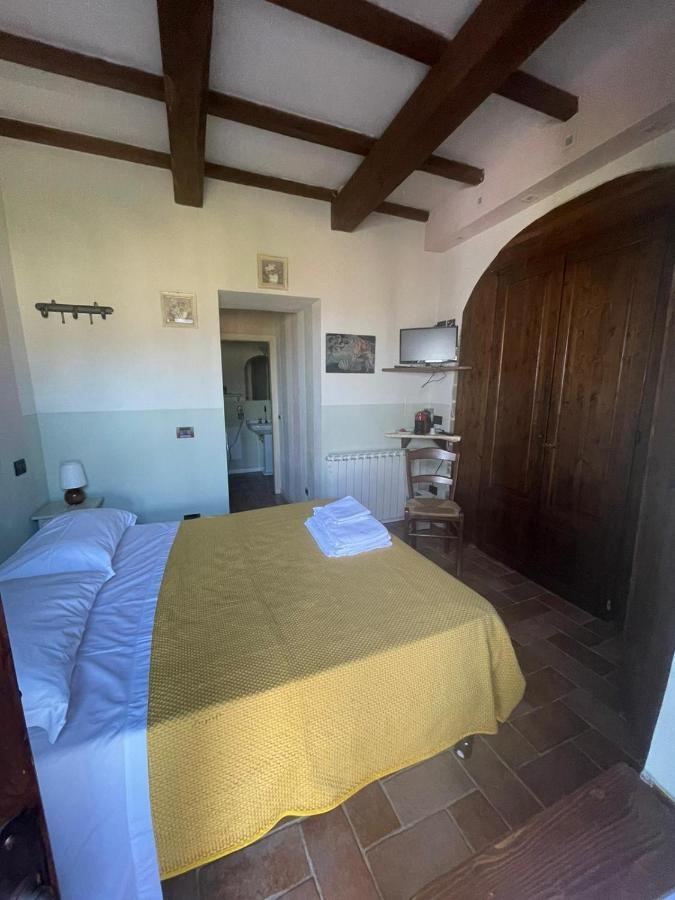 Borgo Romena Hotel Пратовекио Екстериор снимка