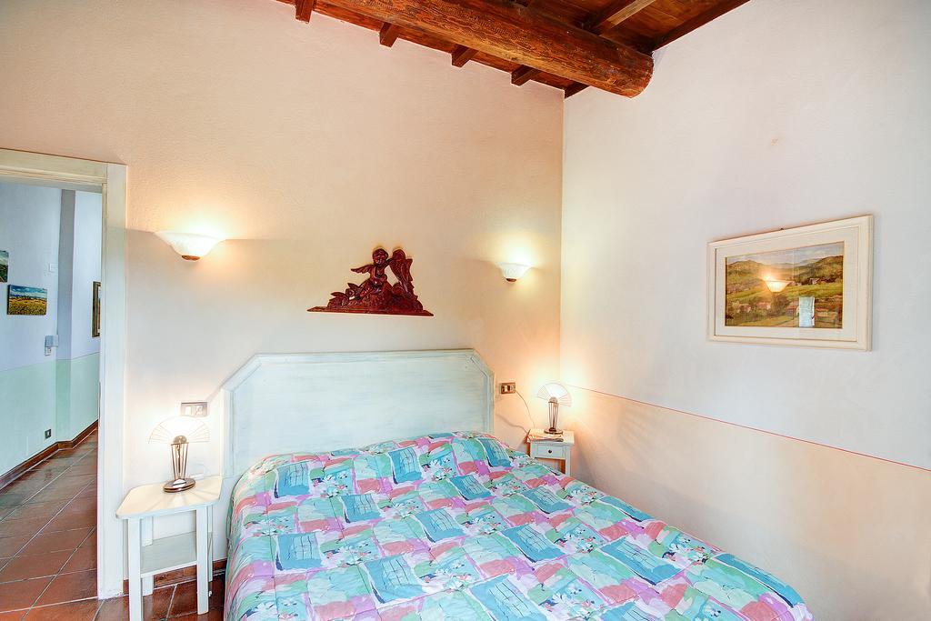 Borgo Romena Hotel Пратовекио Екстериор снимка